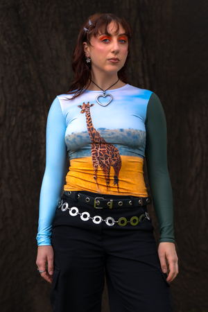 Open image in slideshow, BLUE SKY GIRAFFE TOP
